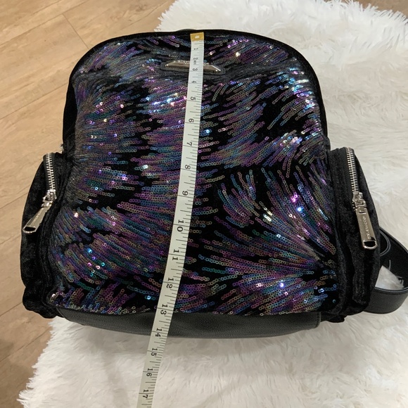 NWOT Steve Madden backpack extremely cute. No call outs. - Picture 7 of 12